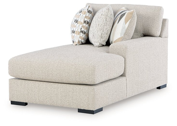 Laurelgrove Sectional with Chaise