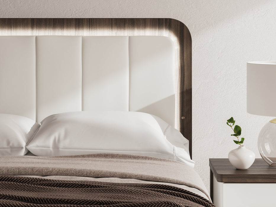 Kendanport Upholstered Bed