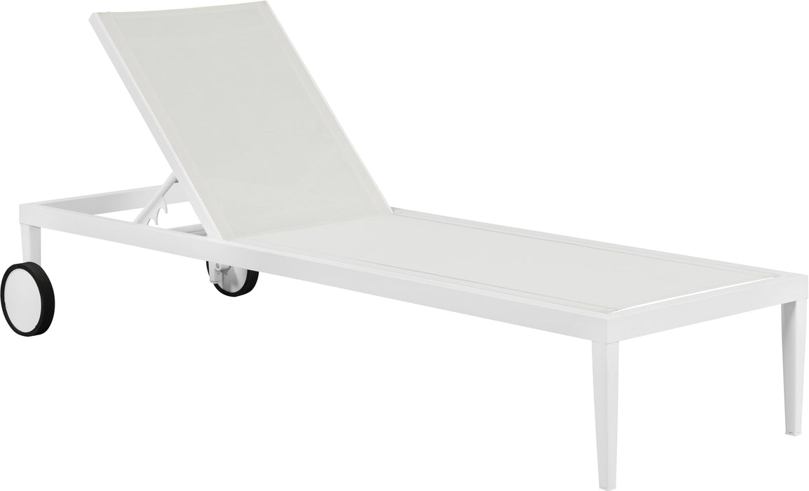 Nizuc White Mesh Waterproof Fabric Outdoor Patio Aluminum Mesh Chaise Lounge Chair